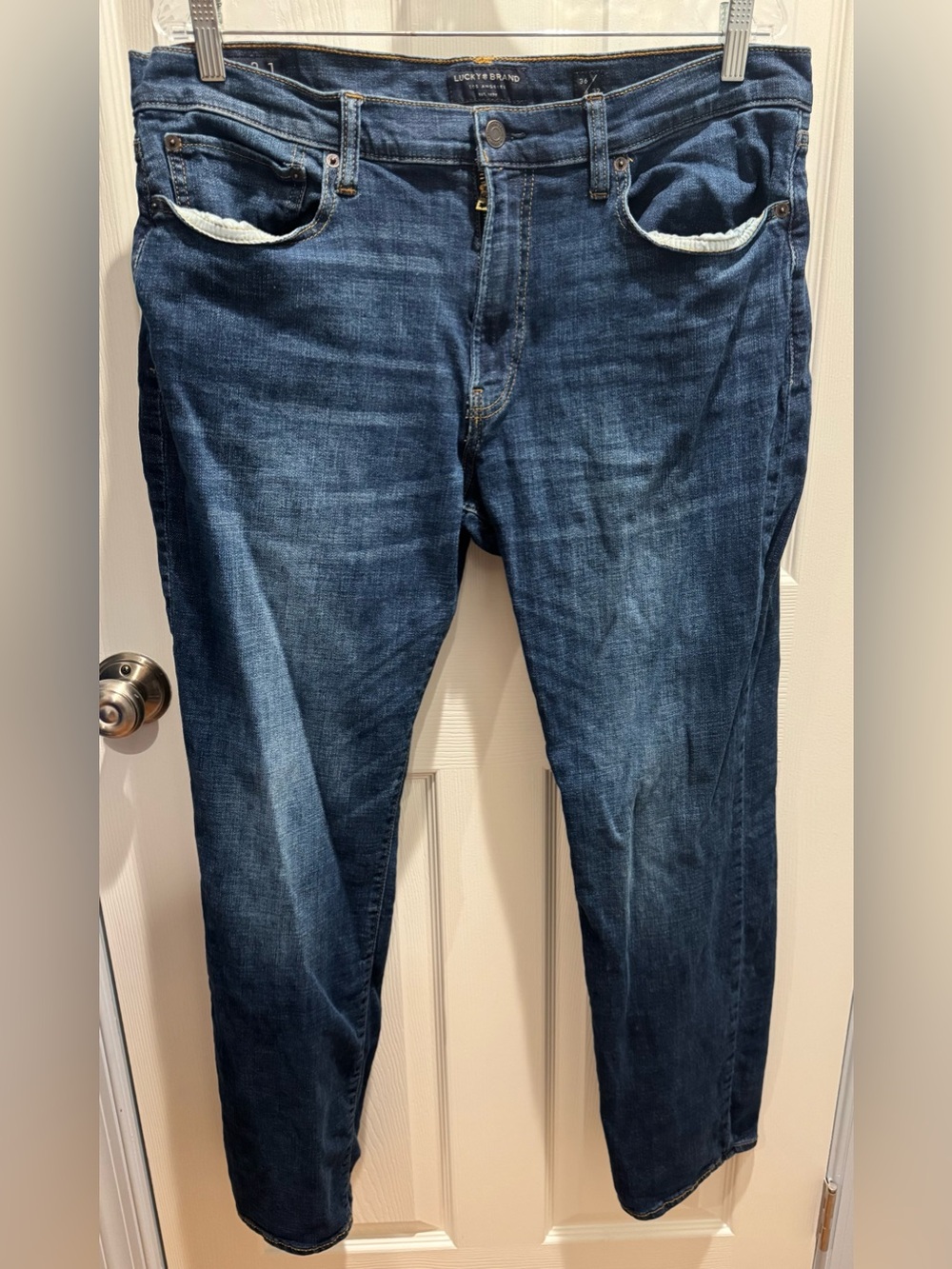 NWOT Lucky Brand Men’s Slim Straight Dark Indigo Jeans